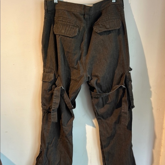 Urban Outfitters Men's Brown Cargo Pants - Picture 6 of 6